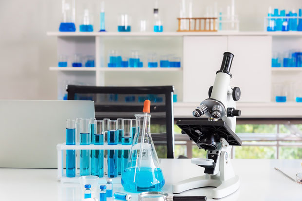 Није ни из лабораторије, ни из Вухана? Корона је можда постојала ДУЖЕ него што смо мислили, али се КРИЛА у људима